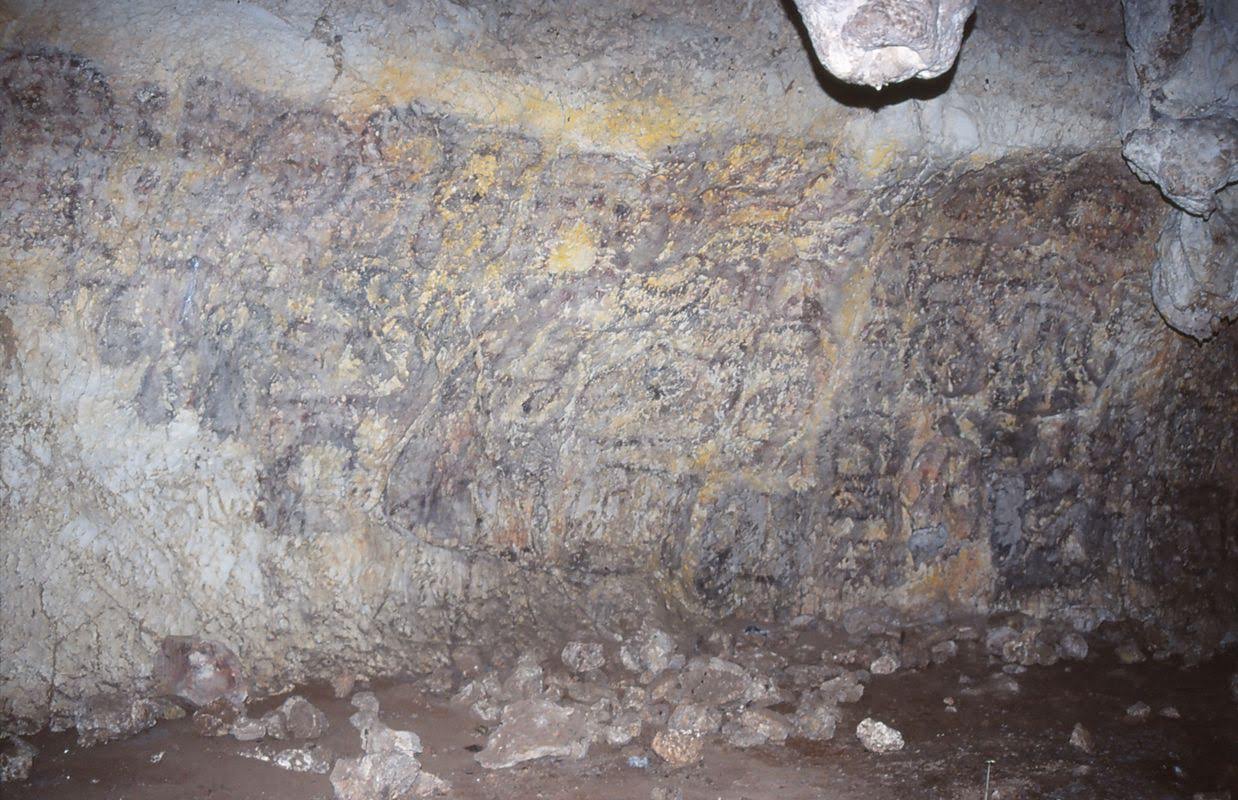 Mayaglyffer i grotten.jpg